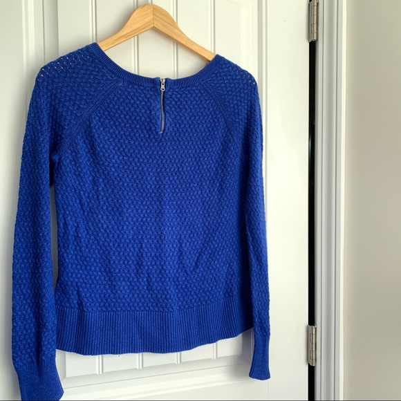 Beautiful Royal blue American Eagle Sweater. - Picture 5 of 5